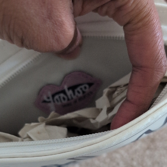 White Speech Bubble Clutch - Picture 5 of 7